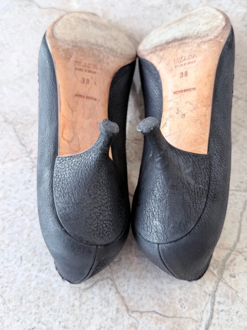 Prada Archival S/S 2003 Black Suede Whipstitch Bow Pointed Toe Kitten Heels